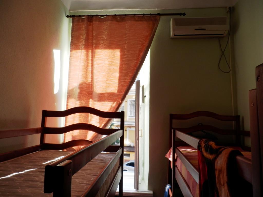 Yourhostel Kijev Szoba fotó